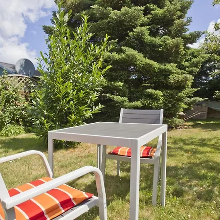 Ruhige Lage Nah Am Meer, Gartennutzung - Auszeit 02 Apartment Alt Reddevitz
